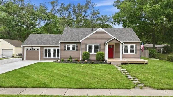 $265,000 | 610 Pine Street, Wellsville, KS 66092