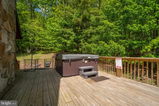 $1,100,000 | 127 Paradise Heights, Oakland, MD 21550