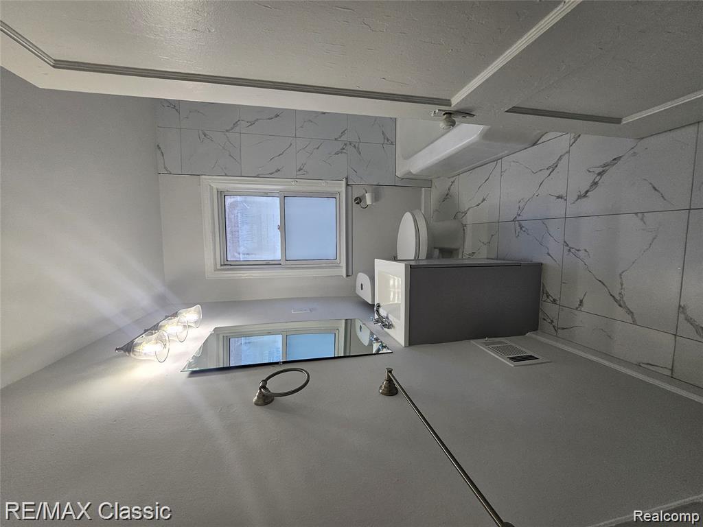 3146 Walnut Street Inkster, MI 48141 - Photo 8 of 22 Gallery Image 8