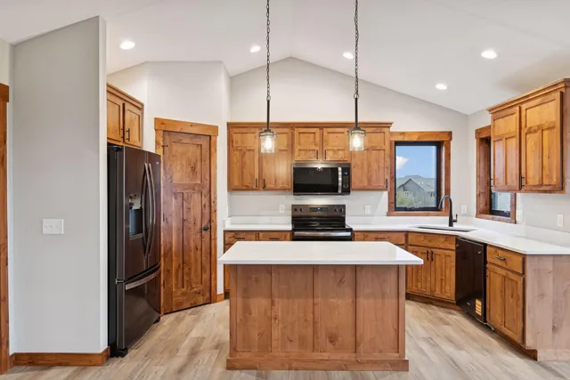 $419,900 | 437 Coyote Way, New Richmond, WI 54017