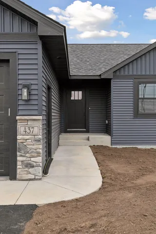 $419,900 | 437 Coyote Way, New Richmond, WI 54017