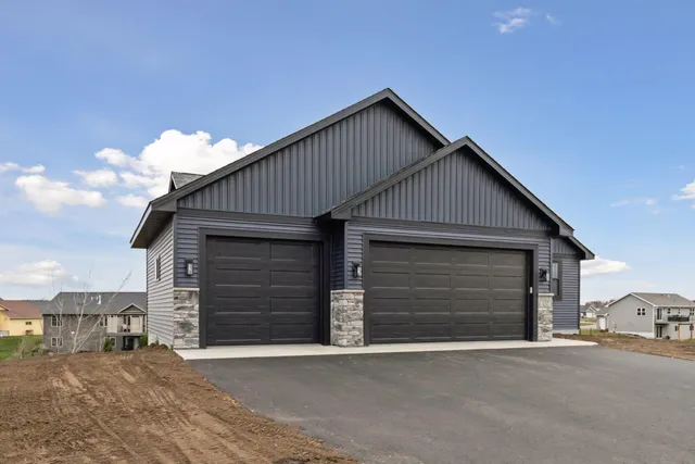 $419,900 | 437 Coyote Way, New Richmond, WI 54017