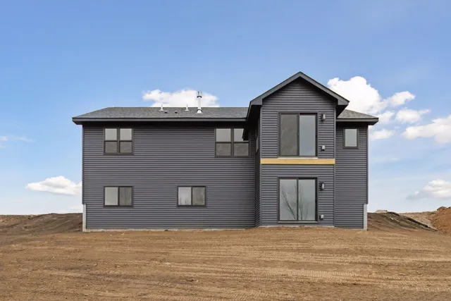 $419,900 | 437 Coyote Way, New Richmond, WI 54017