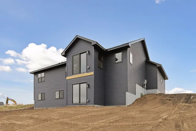 $419,900 | 437 Coyote Way, New Richmond, WI 54017