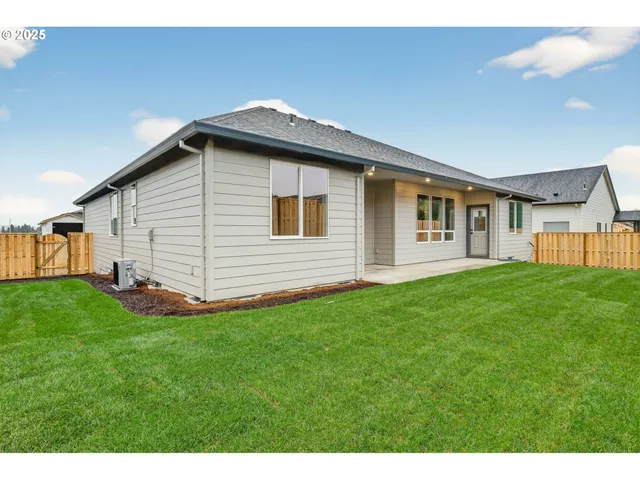 $619,900 | 3329 Northeast Justus Avenue, Unit 74, Estacada, OR 97023