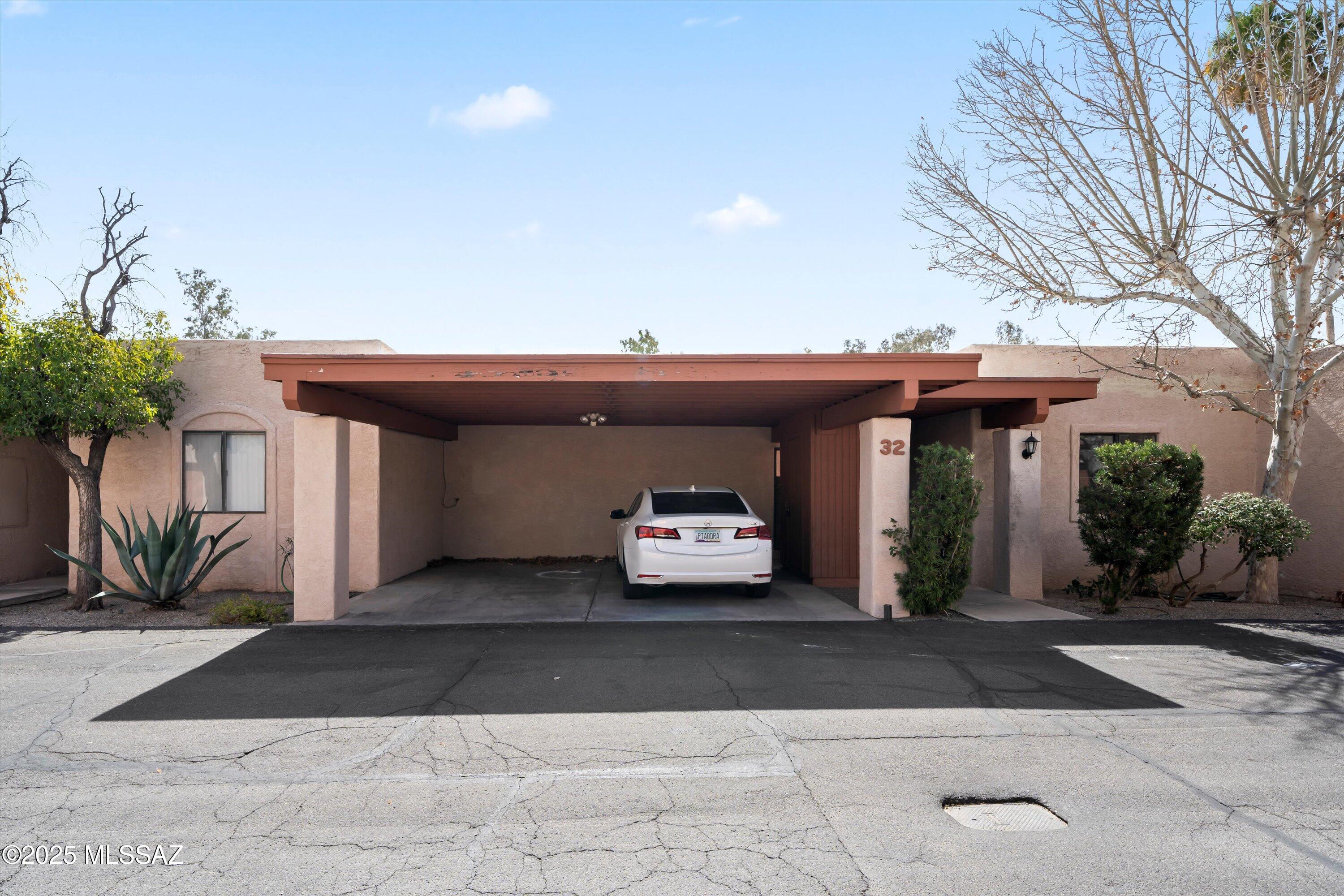 1949 North Swan Road, Unit 32 Tucson, AZ 85712 - Photo 3 of 24 Gallery Image 3