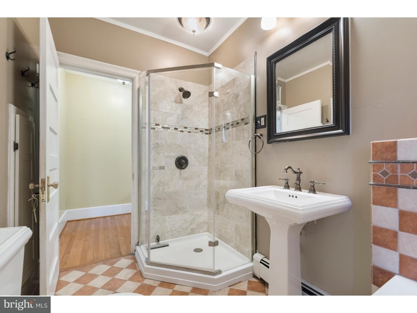 538 Righter Street Philadelphia, PA 19128 - Photo 17 of 23 Bathroom