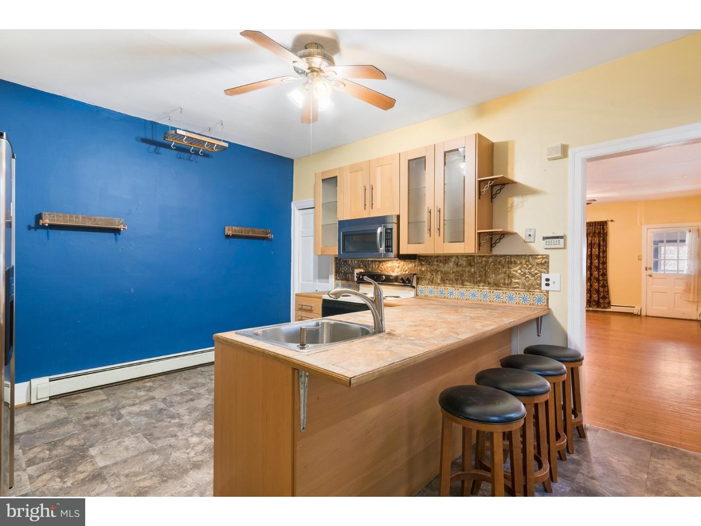 538 Righter Street Philadelphia, PA 19128 - Photo 9 of 23 Kitchen