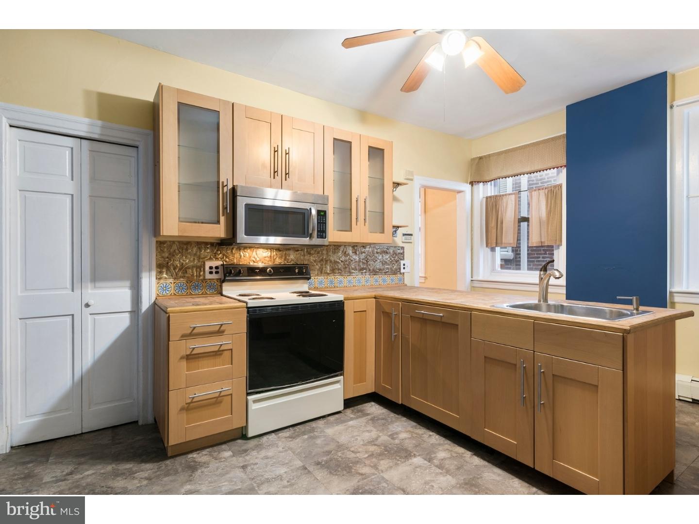538 Righter Street Philadelphia, PA 19128 - Photo 10 of 23 Kitchen