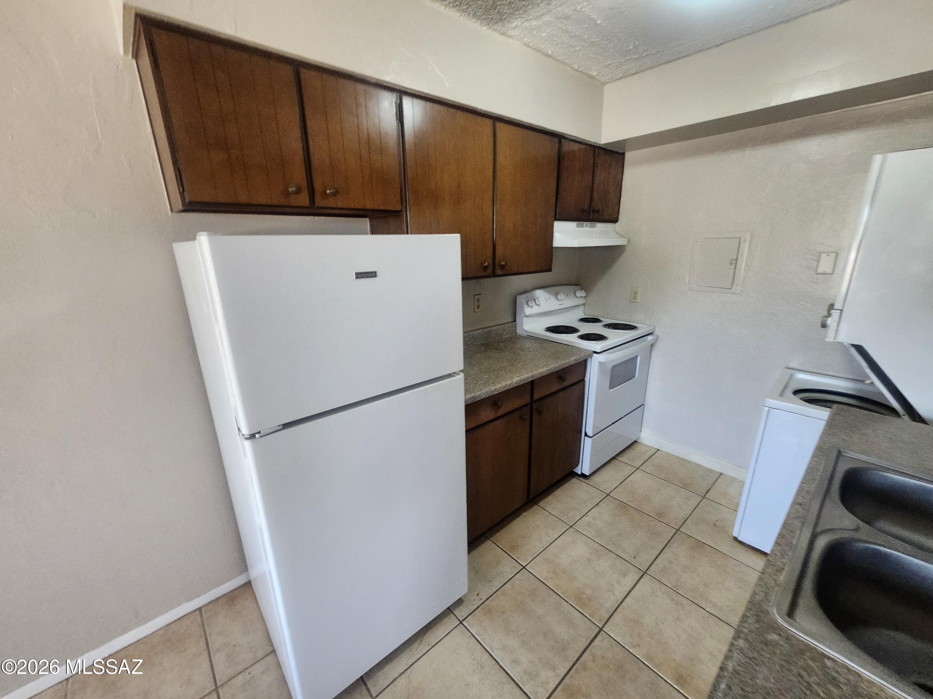 810 South Kolb Road, Unit 3 Tucson, AZ 85710 - Photo 8 of 18 20260728_122723