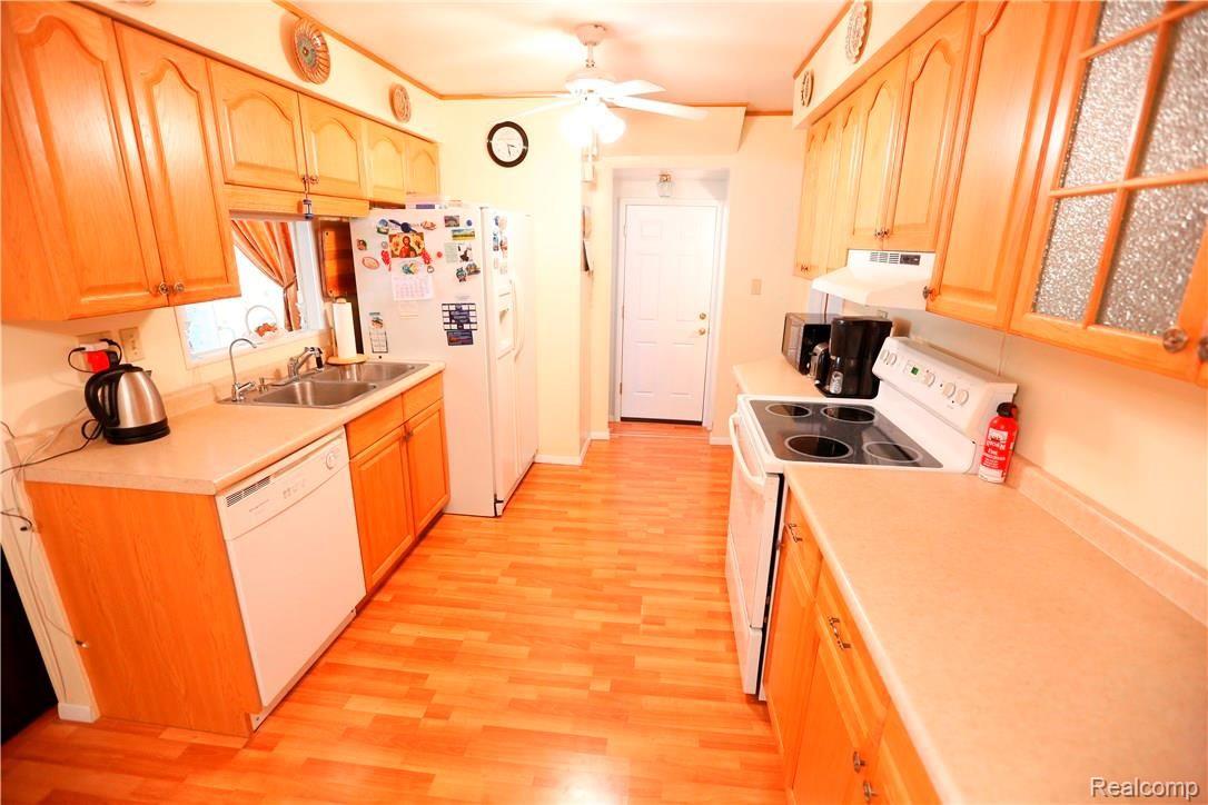 19463 Merriman Road Livonia, MI 48152 - Photo 17 of 51 _I0A6012.JPG
