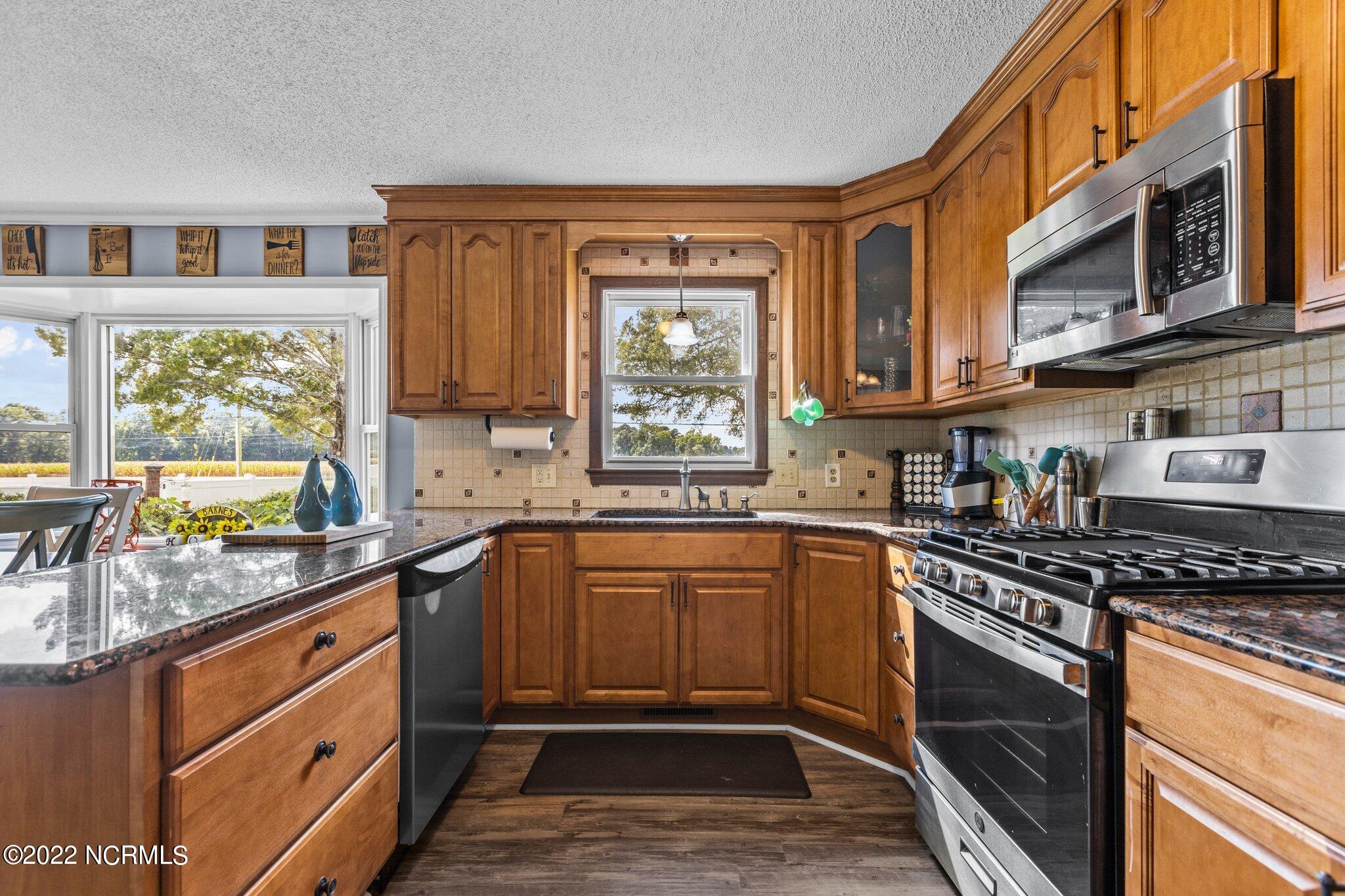 101 Marsh Road Washington, NC 27889 - Photo 13 of 41 23-web-or-mls-IMGL5301