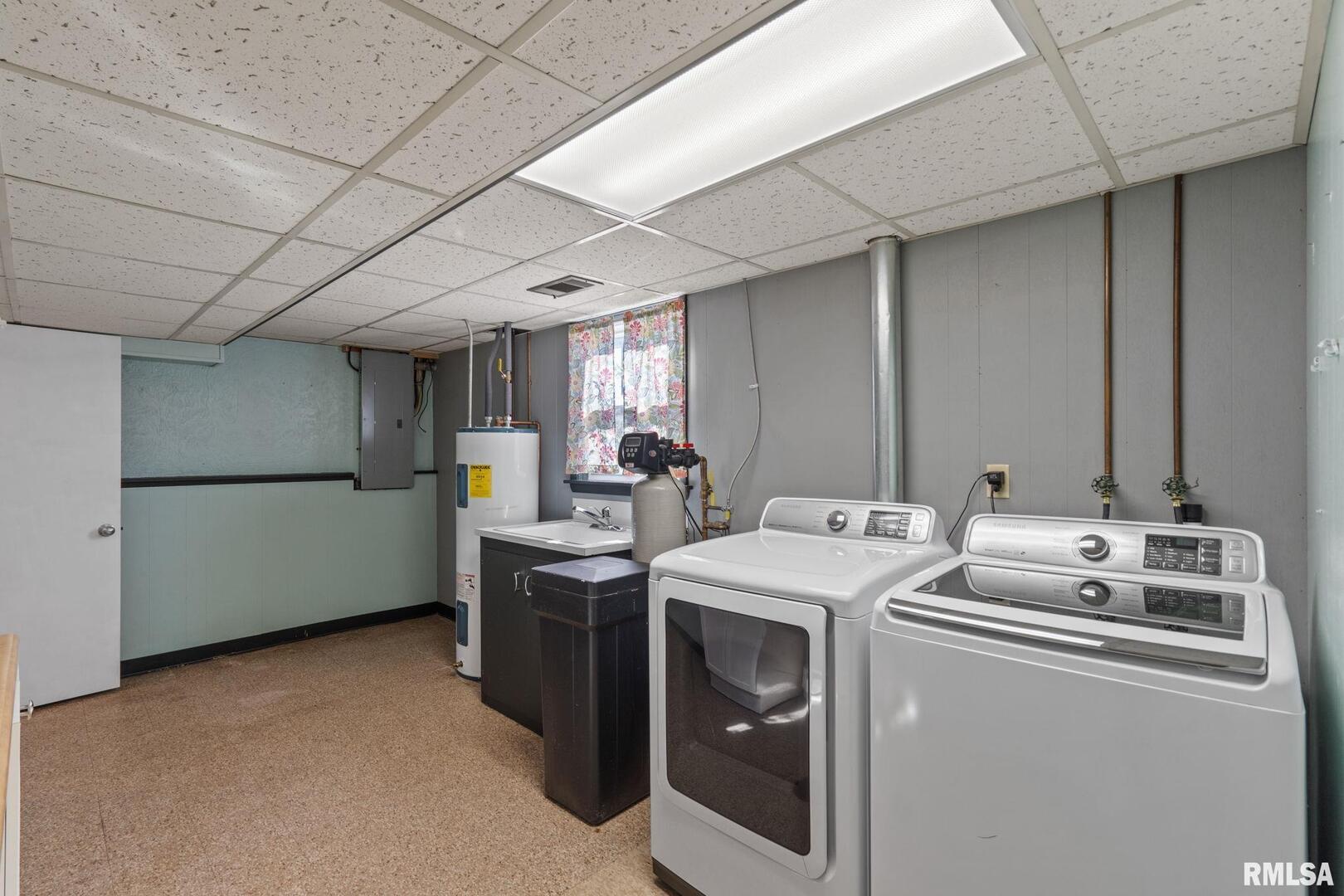 204 Amber Lane Geneseo, IL 61254 - Photo 11 of 16 a utility room with dryer and washer