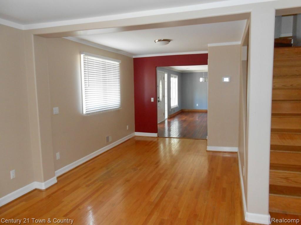 2443 Gerald Avenue Rochester, MI 48307 - Photo 19 of 56 Din Rm 44.jpg
