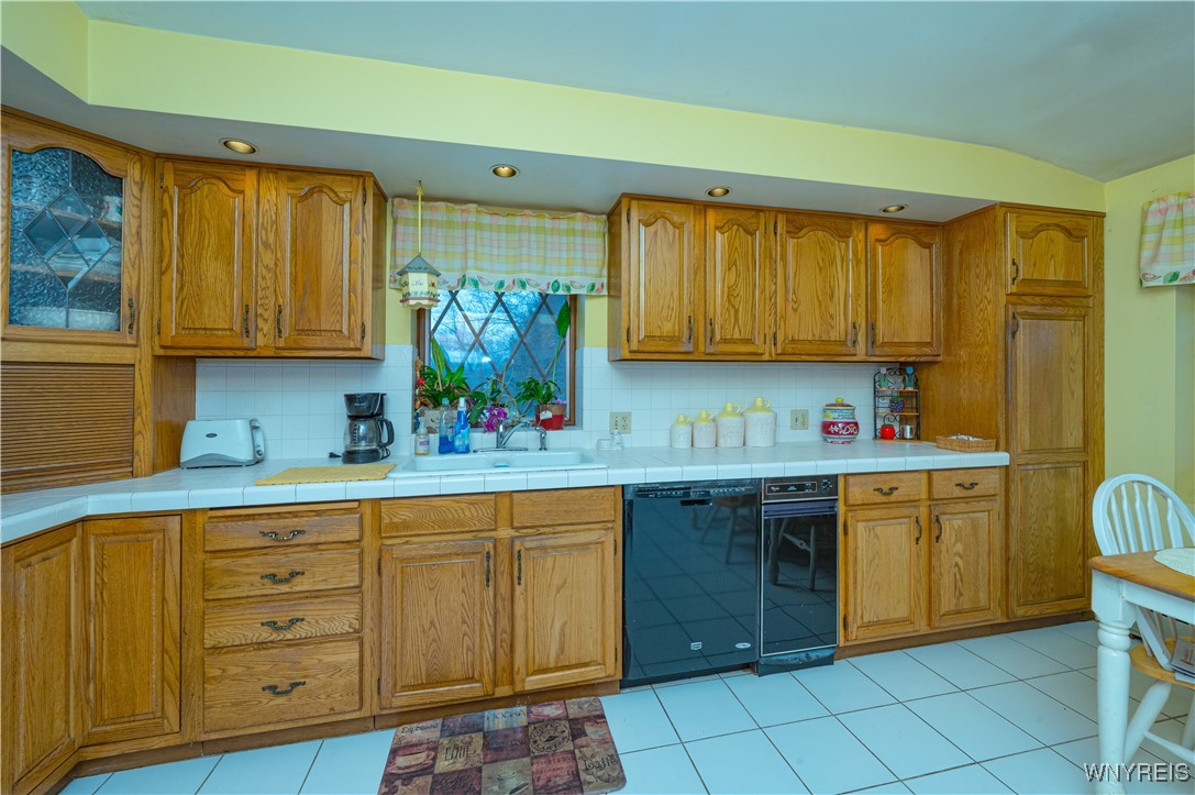 335 Maple Road Amherst, NY 14221 - Photo 20 of 47