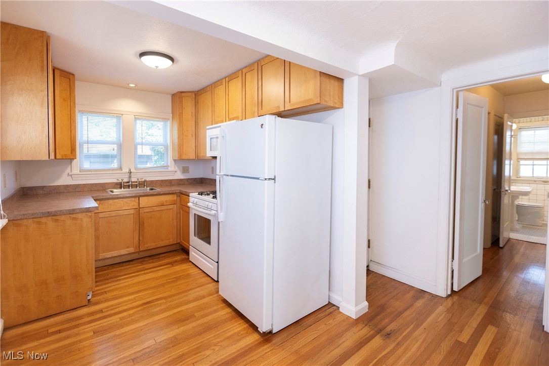 3666 Lindholm Road Cleveland, OH 44120 - Photo 9 of 42