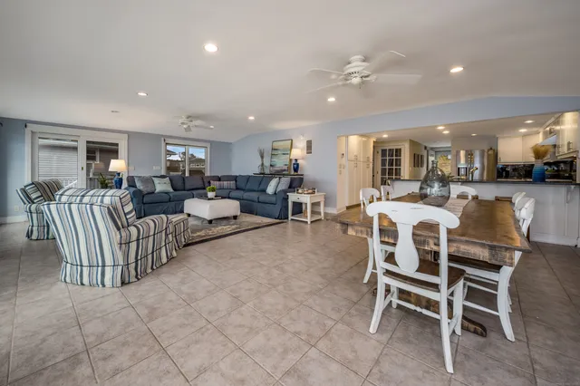 $2,285,000 | 223 Giants Neck Road, East Lyme, CT 06357