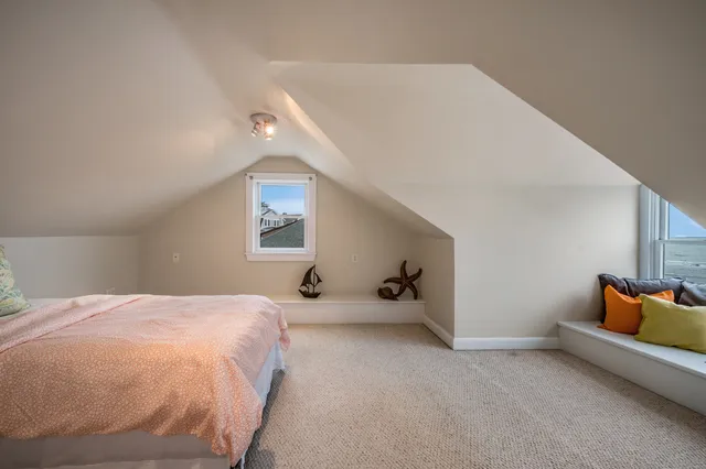 $2,285,000 | 223 Giants Neck Road, East Lyme, CT 06357