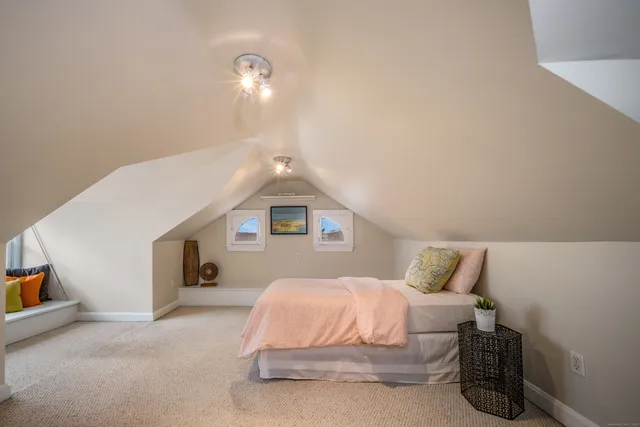 $2,285,000 | 223 Giants Neck Road, East Lyme, CT 06357