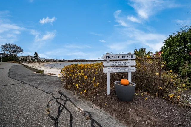 $2,285,000 | 223 Giants Neck Road, East Lyme, CT 06357