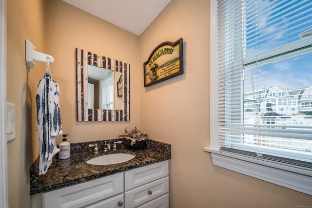 $2,285,000 | 223 Giants Neck Road, East Lyme, CT 06357