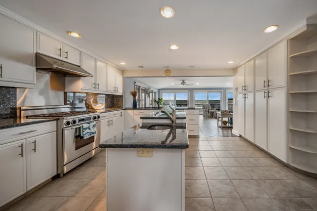 $2,285,000 | 223 Giants Neck Road, East Lyme, CT 06357