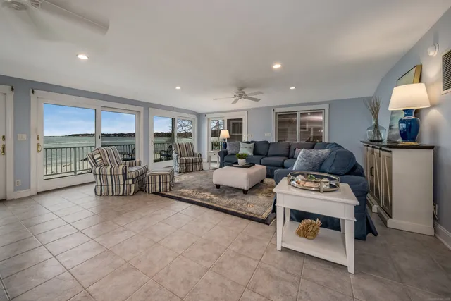 $2,285,000 | 223 Giants Neck Road, East Lyme, CT 06357