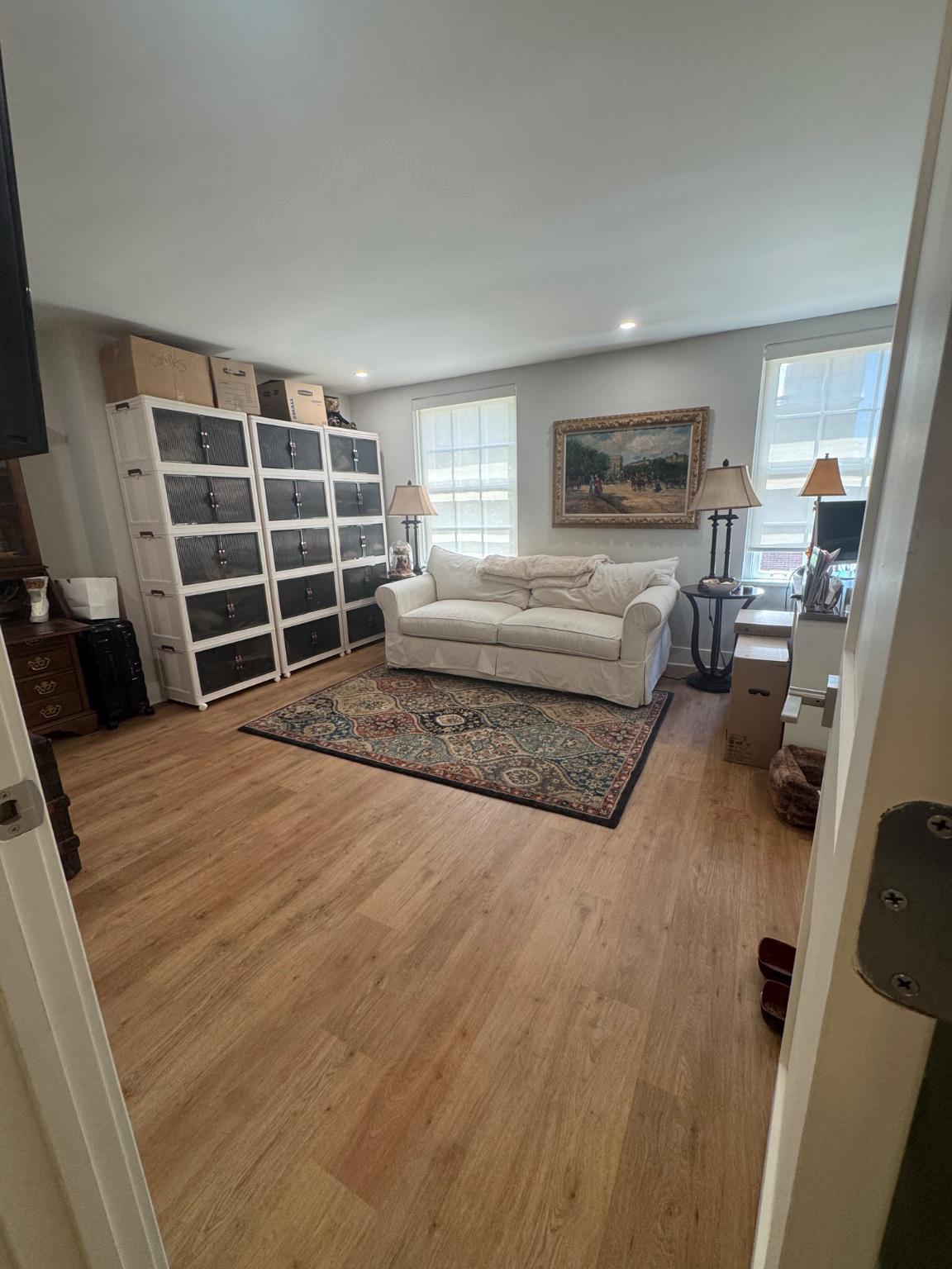 637 Spruce Street Philadelphia, PA 19106 - Photo 6 of 12 Second Floor Front Office/Bedroom.