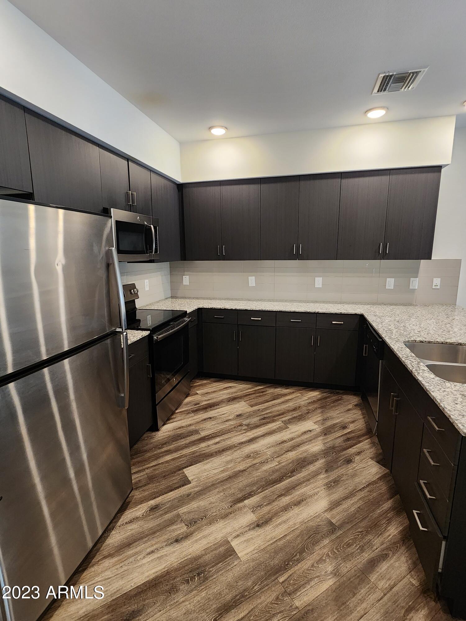 250 East Ray Road, Unit A1 Chandler, AZ 85225 - Photo 4 of 16 A1 Kitchen 2