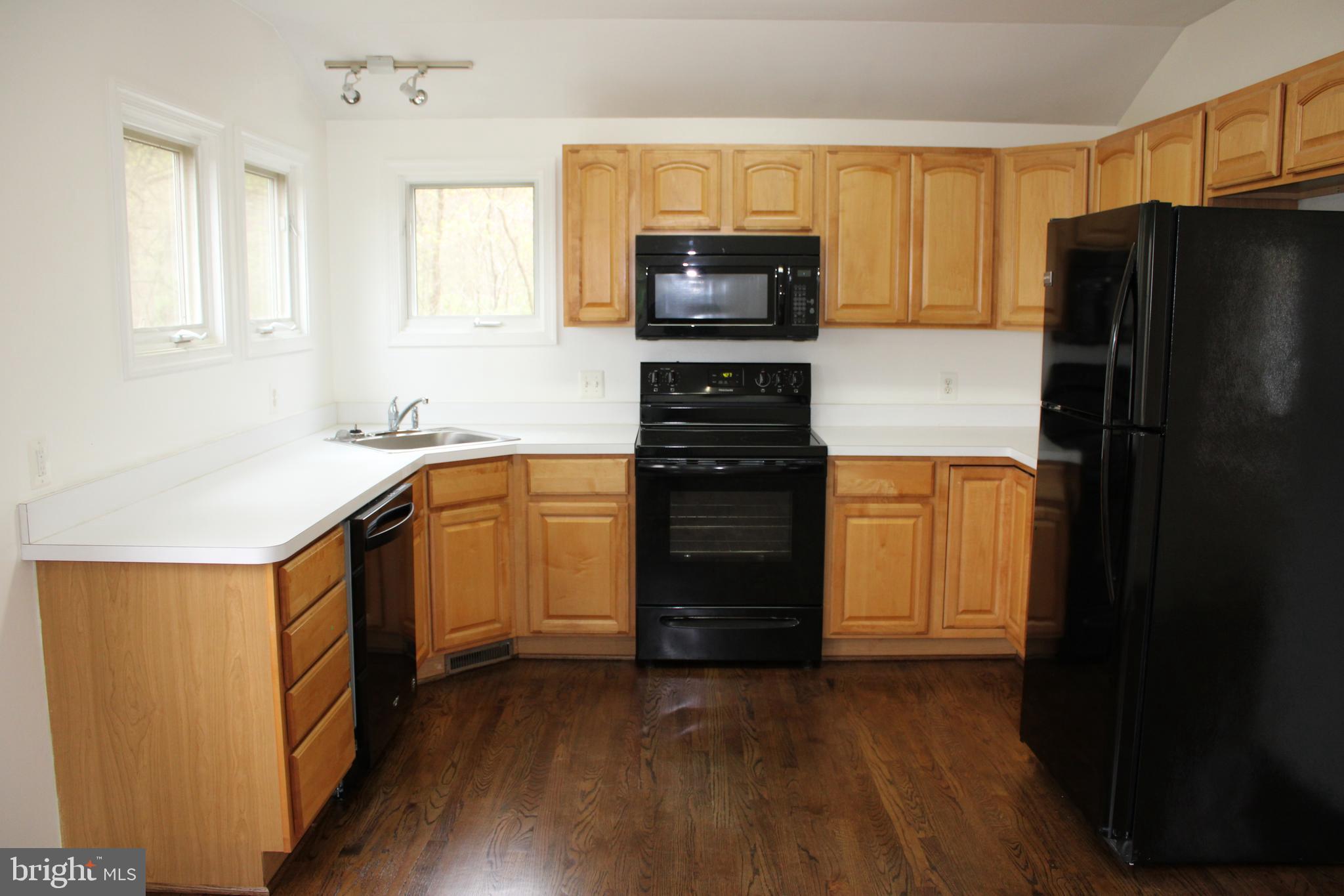 653 Pine Grove Road Bluemont, VA 20135 - Photo 13 of 30 Kitchen