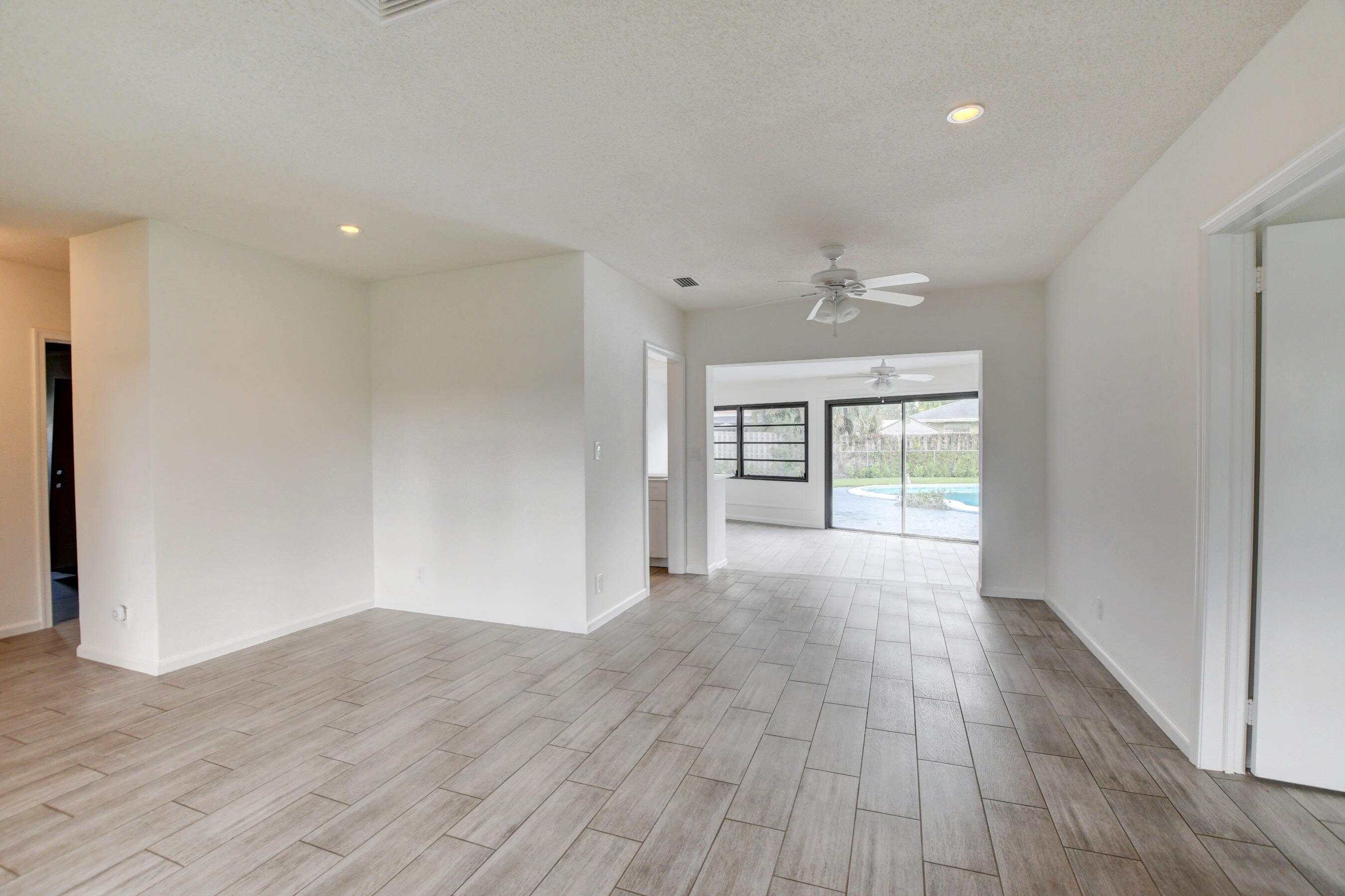 1333 Southwest 13th Place Boca Raton, FL 33486 - Photo 4 of 36 Living Area
