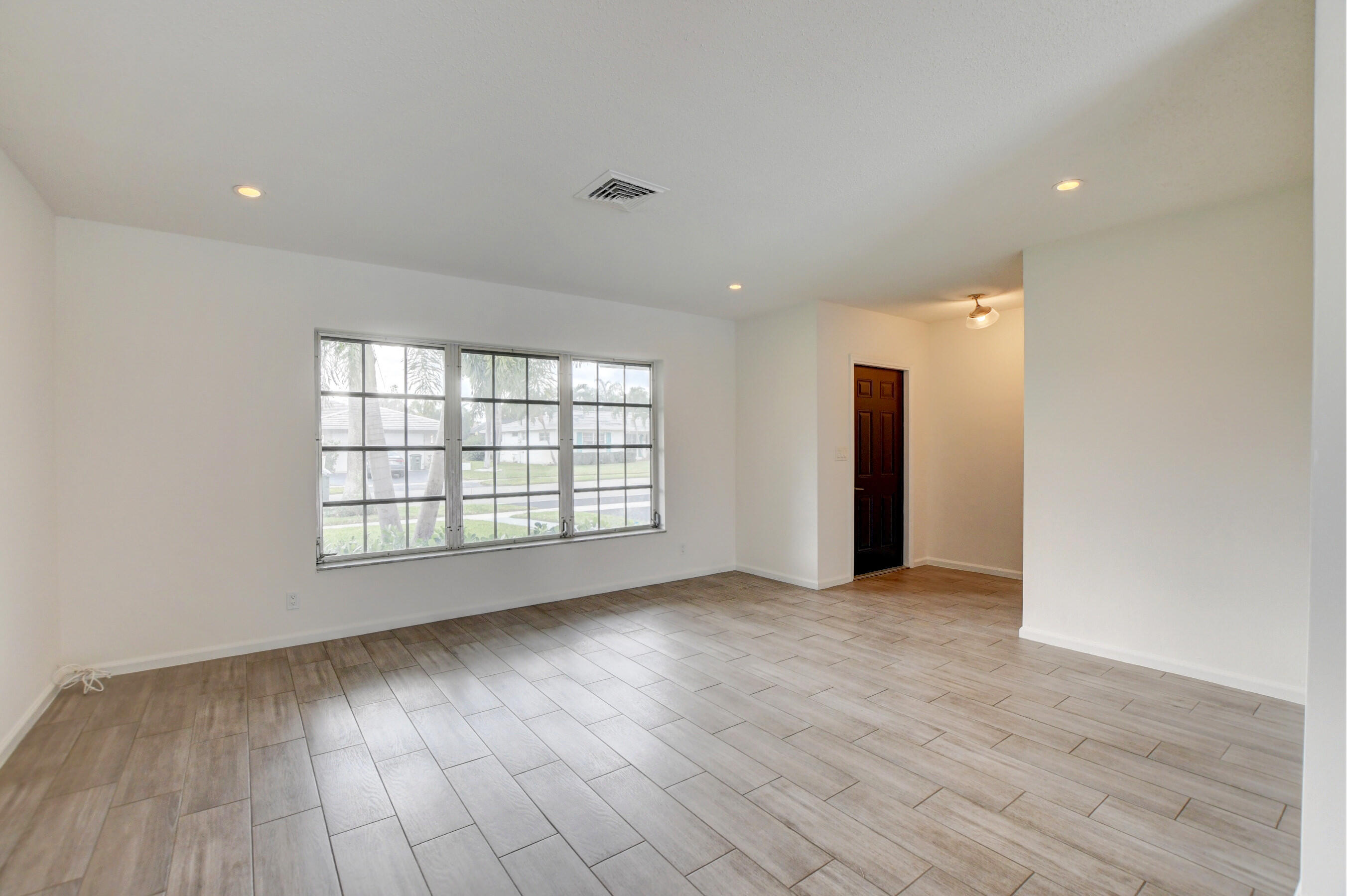 1333 Southwest 13th Place Boca Raton, FL 33486 - Photo 5 of 36 Living area