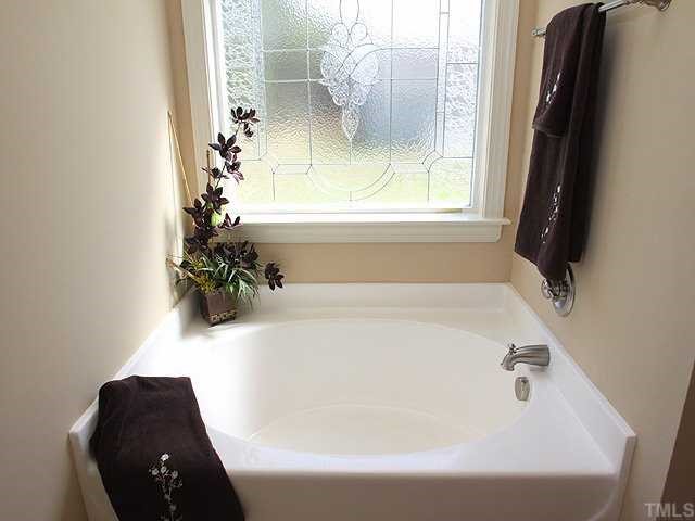 1417 Silver Farm Road Raleigh, NC 27603 - Photo 8 of 12