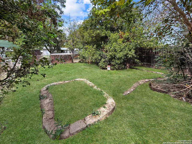 $135,000 | 1521 Pecan Drive Northwest, McQueeney, TX 78123