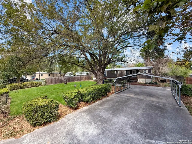 $135,000 | 1521 Pecan Drive Northwest, McQueeney, TX 78123