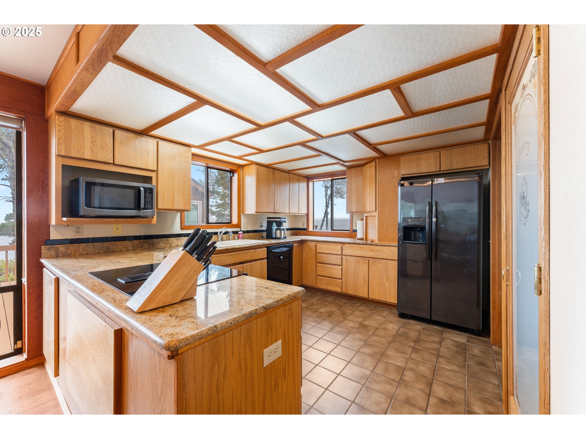 620 John Avenue Coos Bay, OR 97420 - Photo 17 of 44