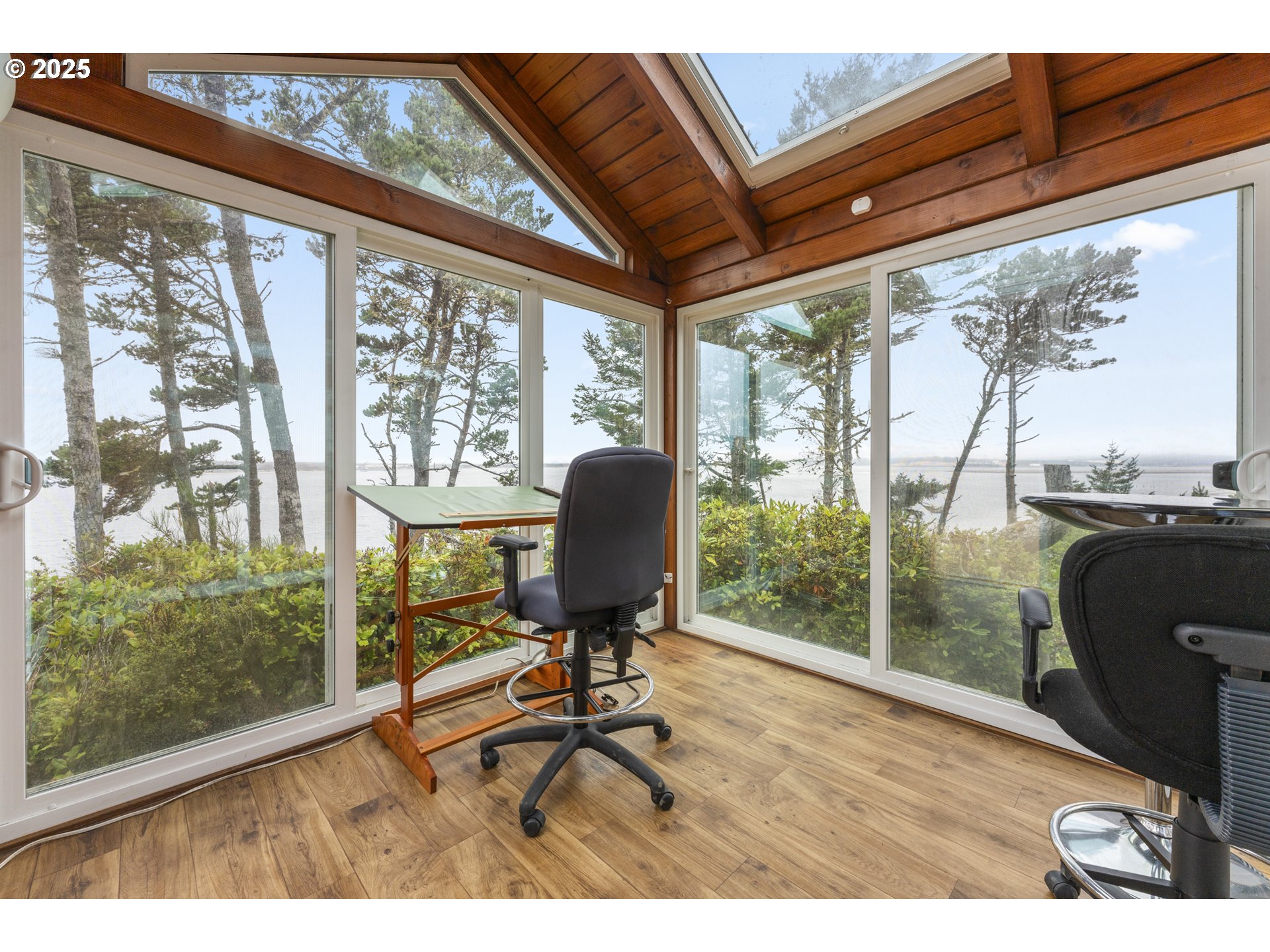 620 John Avenue Coos Bay, OR 97420 - Photo 6 of 44