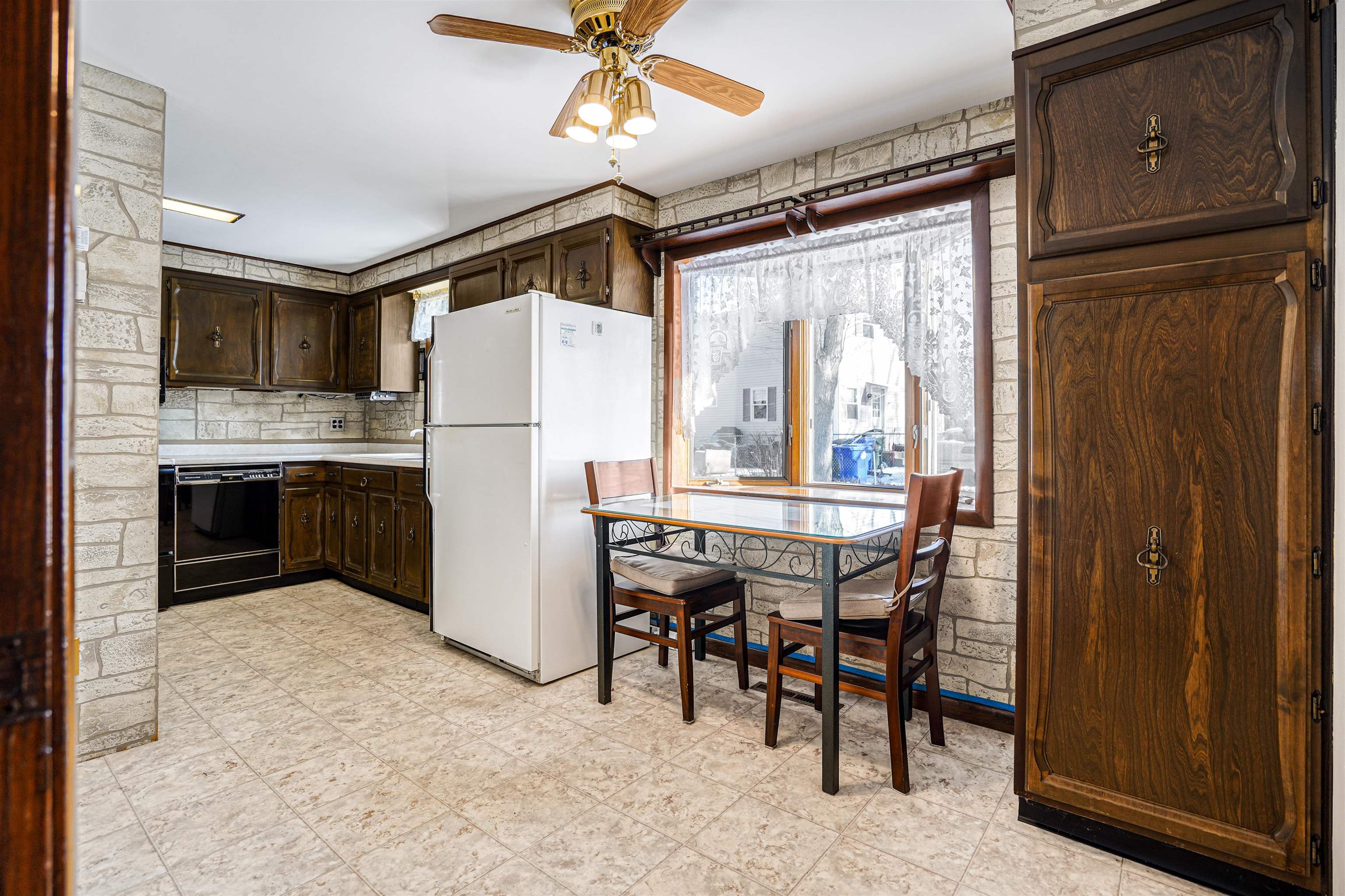 80 Overland Street Manchester, NH 03103 - Photo 10 of 42 Gallery Image 10