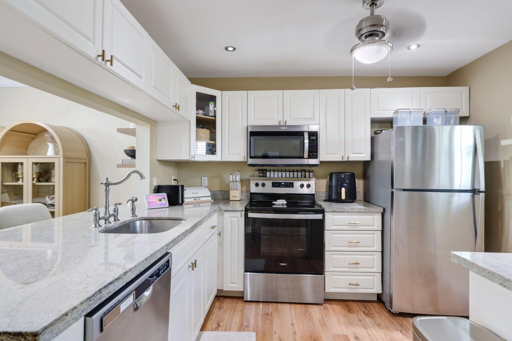 2700 Fiore Way, Unit 2020 Delray Beach, FL 33445 - Photo 9 of 44 2700 Fiore 2020 Way 202 - 9.jpg-SMALL