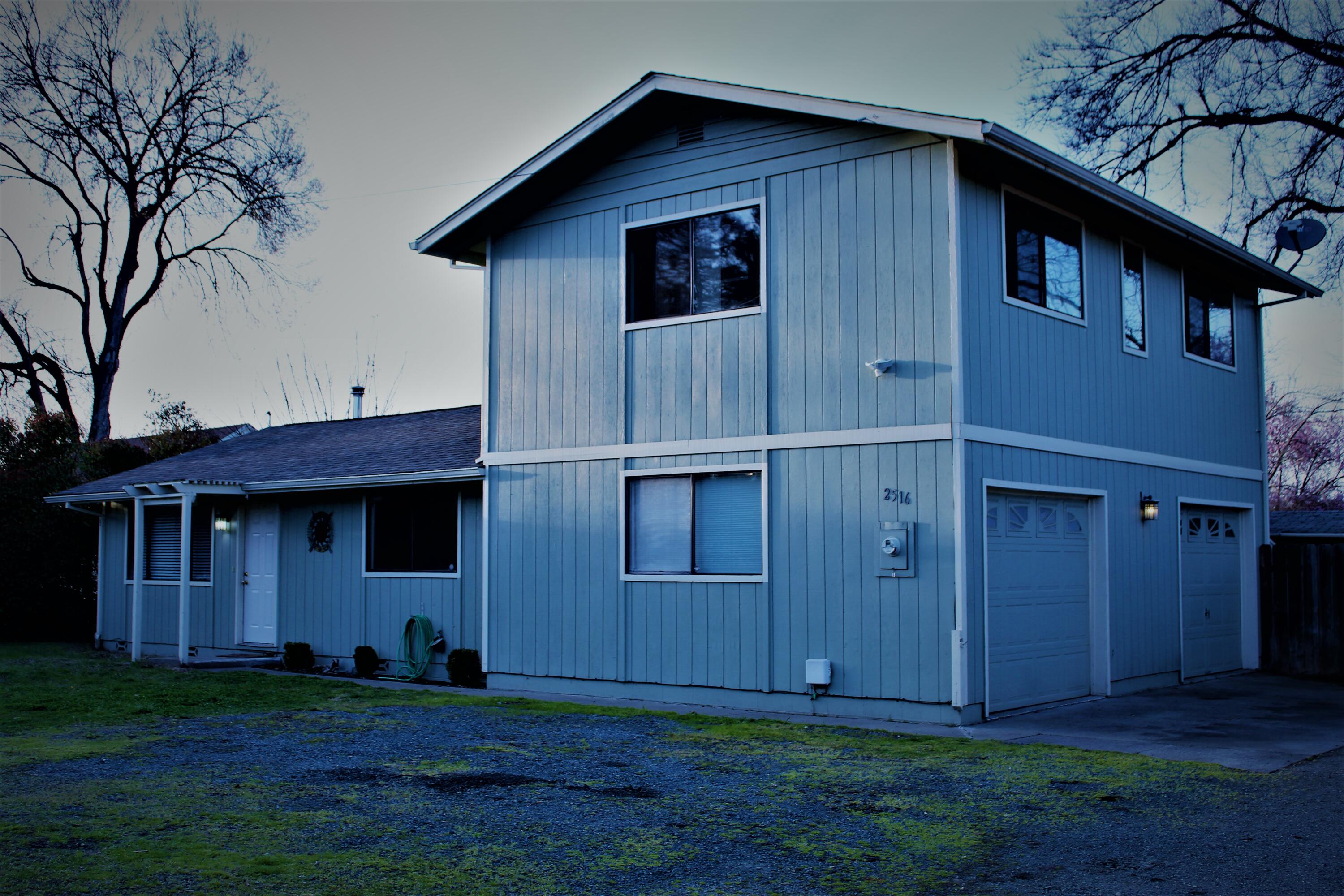 2516 Leonard Road Grants Pass, OR 97527 - Photo 2 of 23 front