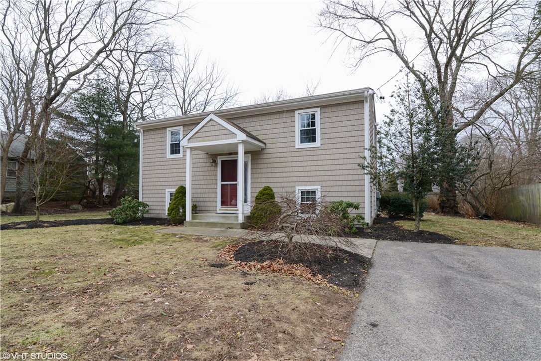 110 Conanicus Road Narragansett, RI 02882 - Photo 14 of 14 Gallery Image 14