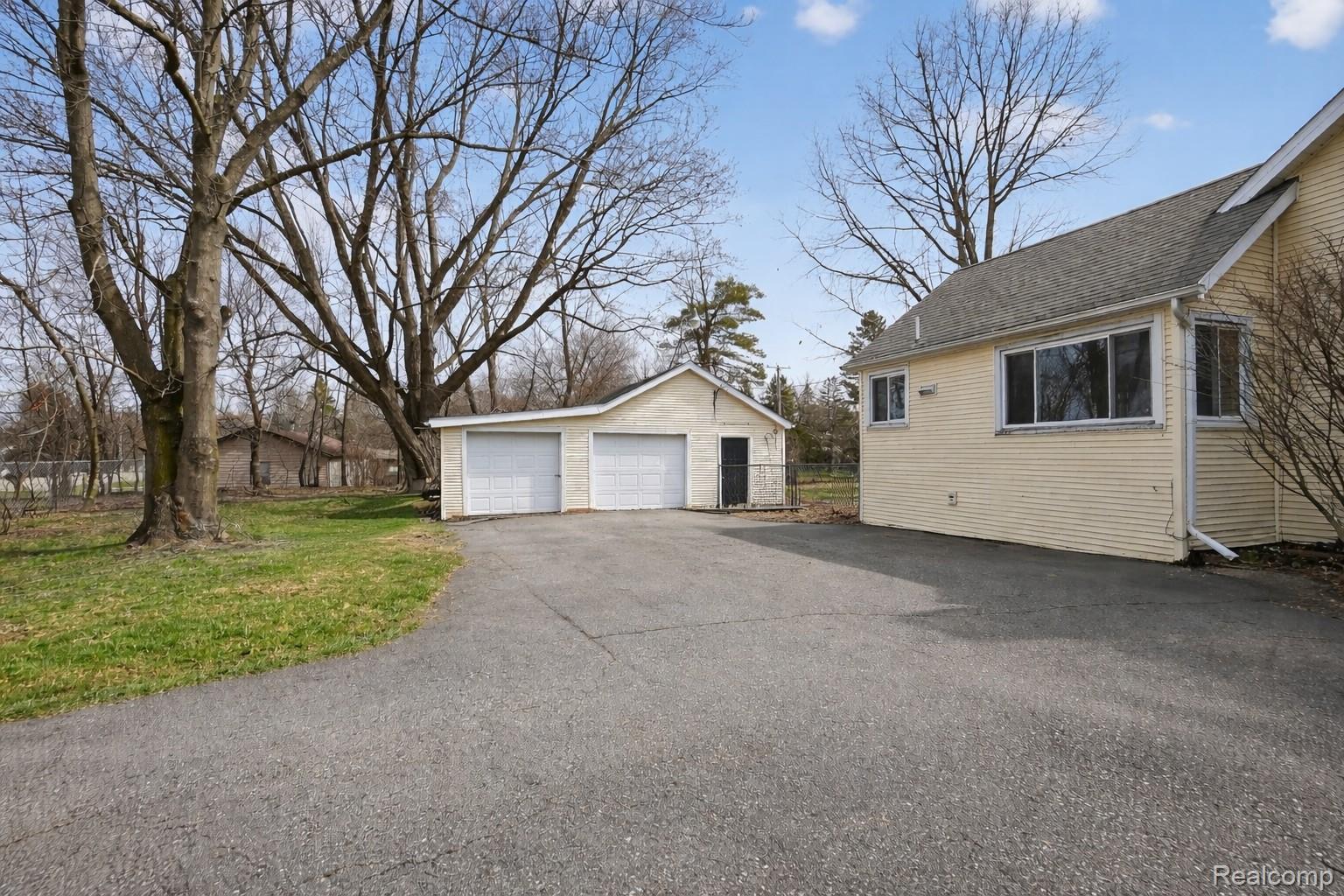 13343 Fenton Road Fenton, MI 48430 - Photo 38 of 45 Image 30 - Fenton .jpg