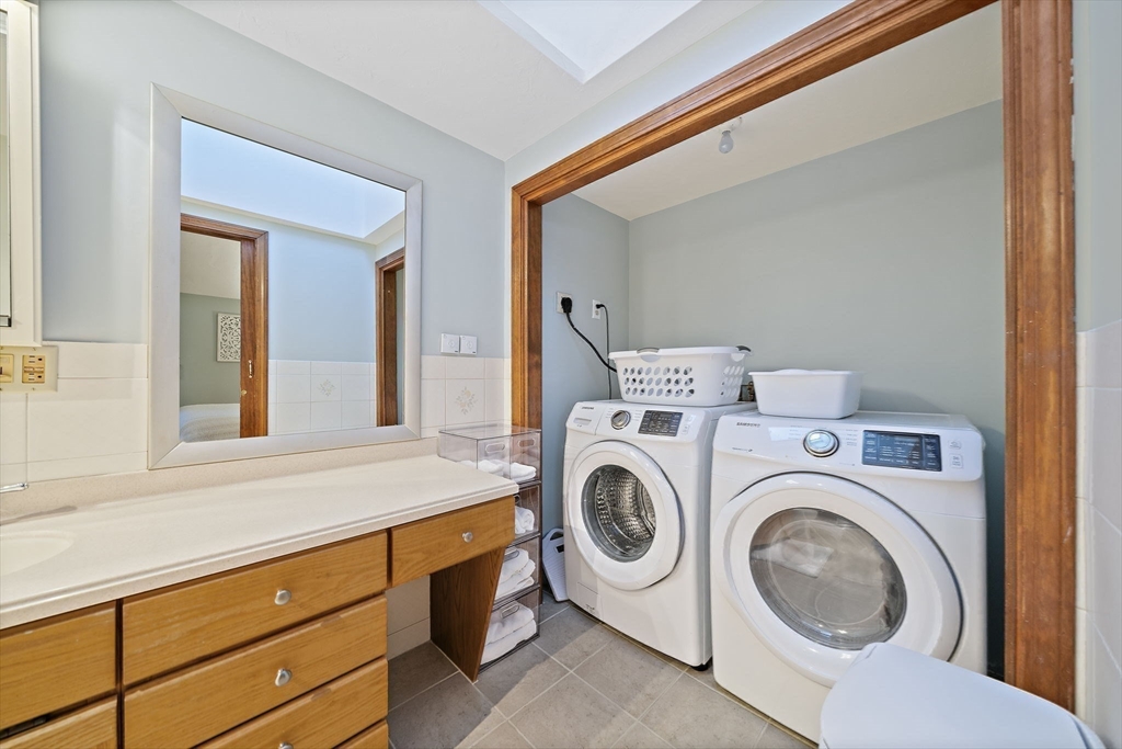 45 Pond Circle Mashpee, MA 02649 - Photo 16 of 26 a utility room with dryer and washer