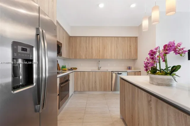 $495,000 | 3900 Biscayne Boulevard, Unit N905, Miami, FL 33137