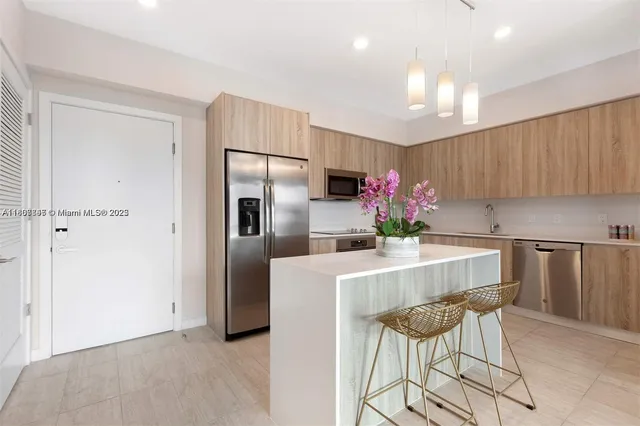 $495,000 | 3900 Biscayne Boulevard, Unit N905, Miami, FL 33137