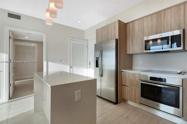 $495,000 | 3900 Biscayne Boulevard, Unit N905, Miami, FL 33137