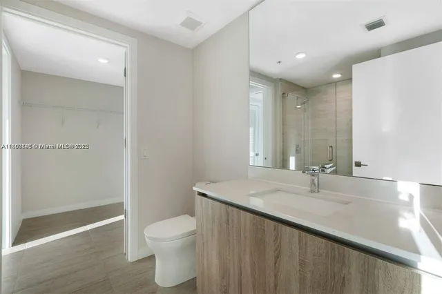 $495,000 | 3900 Biscayne Boulevard, Unit N905, Miami, FL 33137