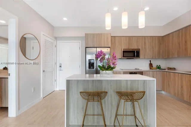 $495,000 | 3900 Biscayne Boulevard, Unit N905, Miami, FL 33137