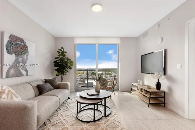 $495,000 | 3900 Biscayne Boulevard, Unit N905, Miami, FL 33137