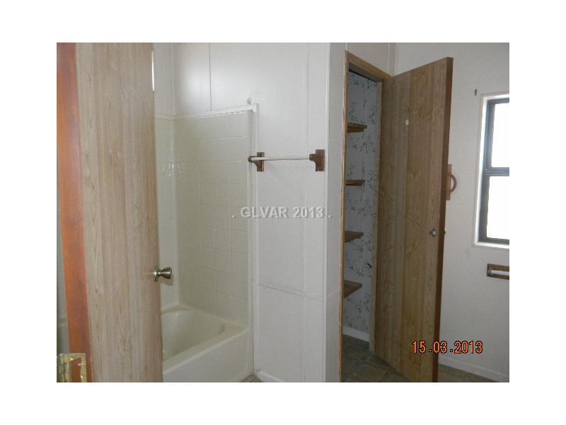 3820 Horn Road Pahrump, NV 89048 - Photo 7 of 15 Master Bath/Spa.